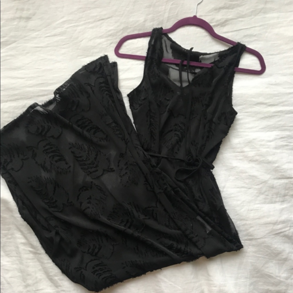 FINAL CALL: Simply Vera Vera Wang long Black Dress